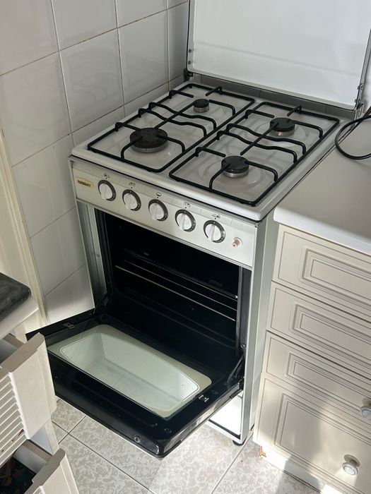 Forno com fogão a gás