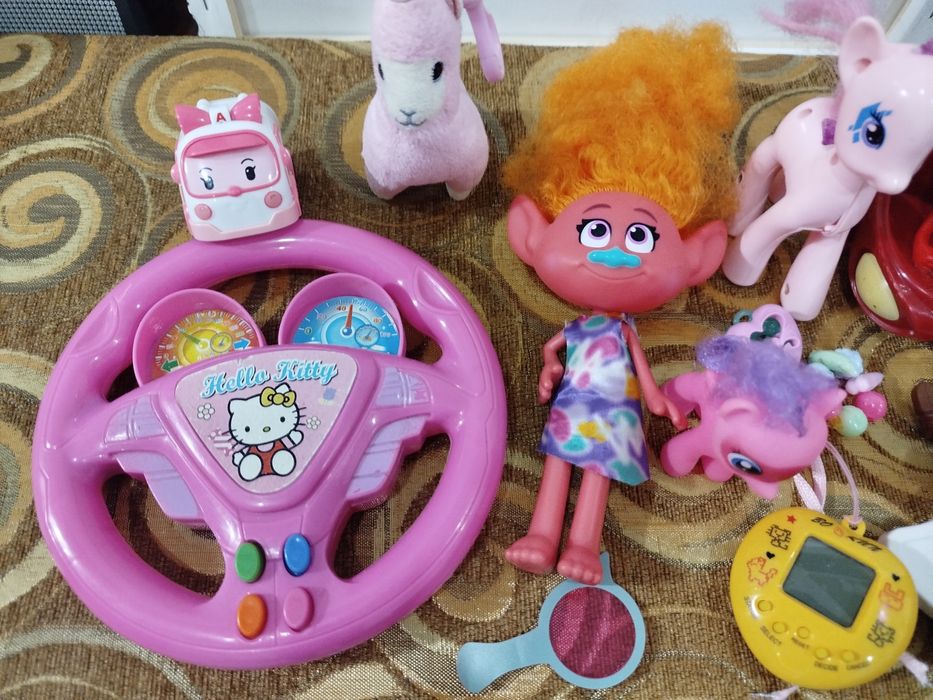 Продам іграшки для дівчинки