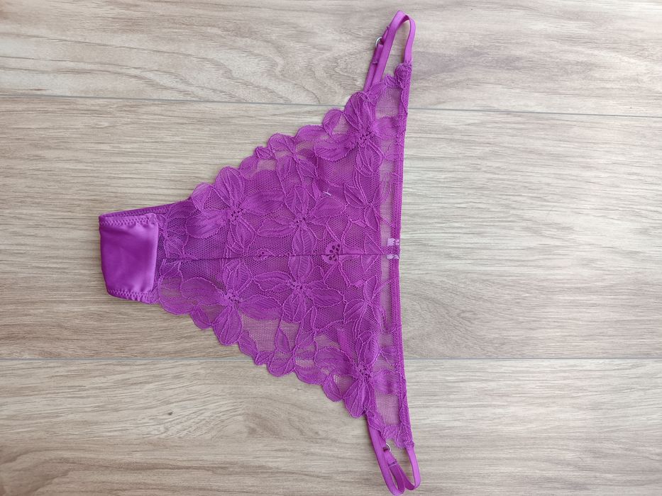Seksowne fioletowe koronkowe majtki z kamyczkami M/L 38/40