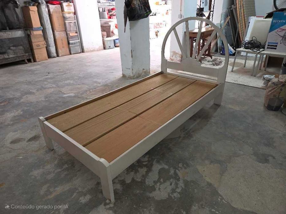 vendo um conjunto de camas e mesas cabeceiras