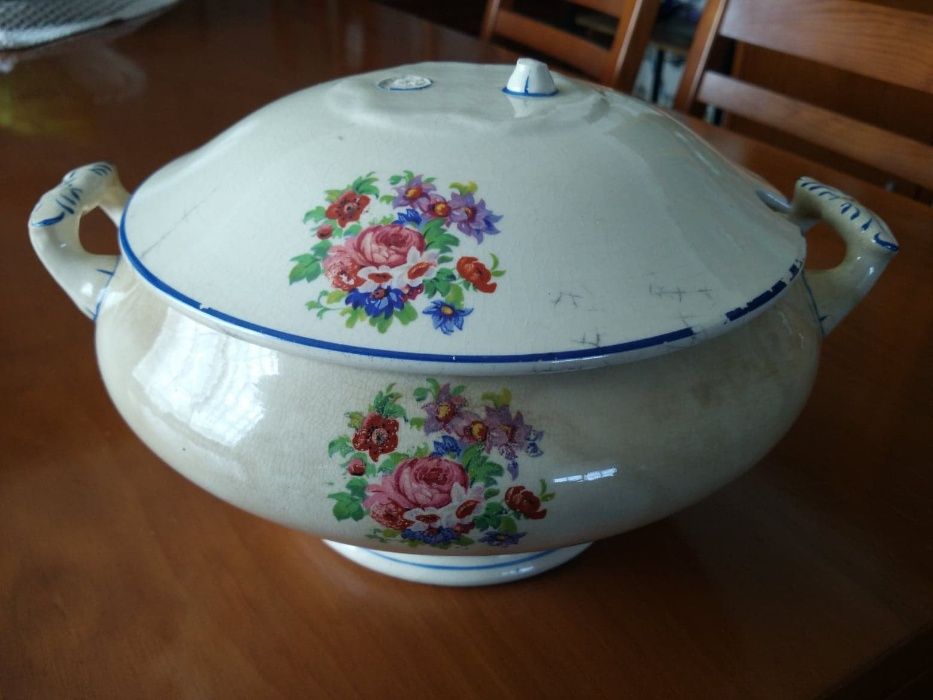 Terrina redonda antiga