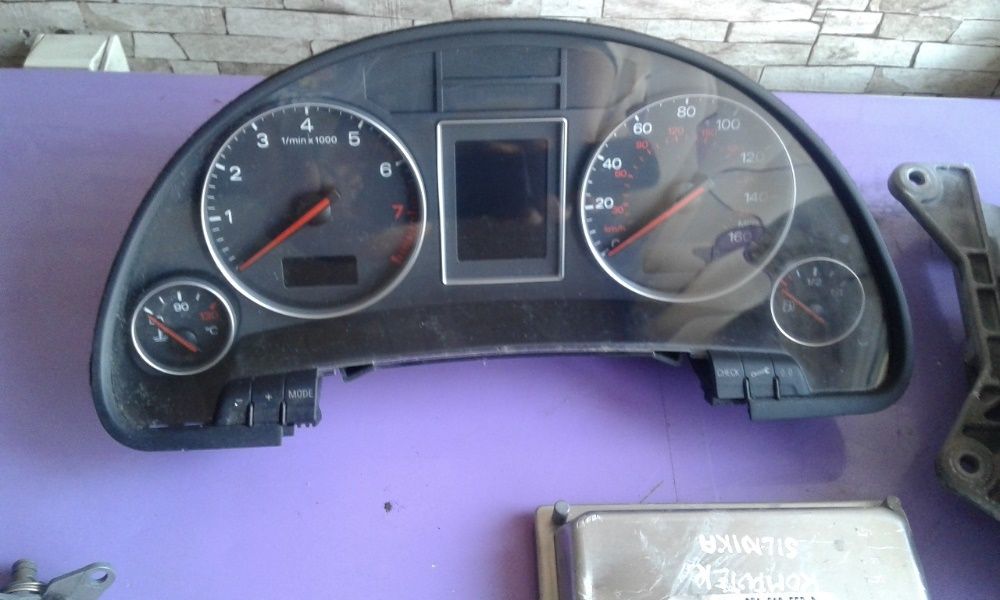 Zestaw Startowy AUDI A4 B7 2.0 BLB 140KM Komputer Licznik Stacyjka Klu