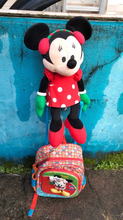 Peluche + Mochila da Minnie e do Mickey