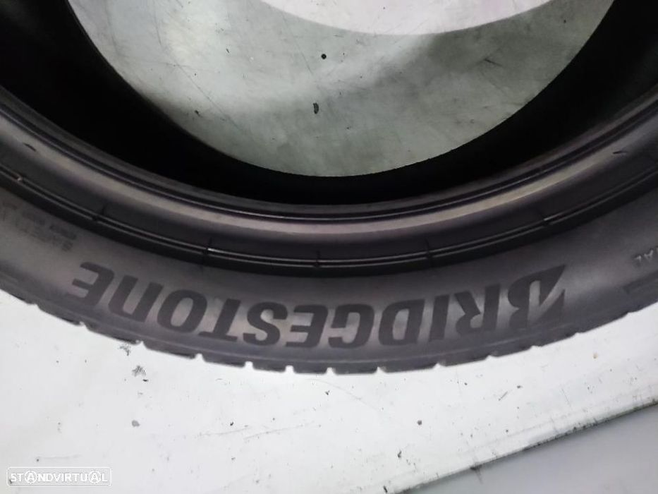 2 pneus semi novos 245-40r19 bridgestone - oferta dos portes