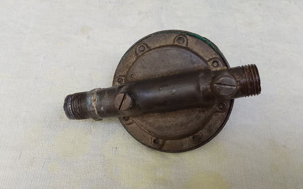 Газовый редуктор латунь советский продам.