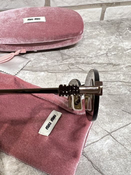 Окуляри miu miu в наявності