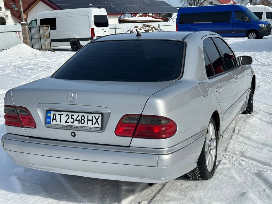 Продам мерседес 210