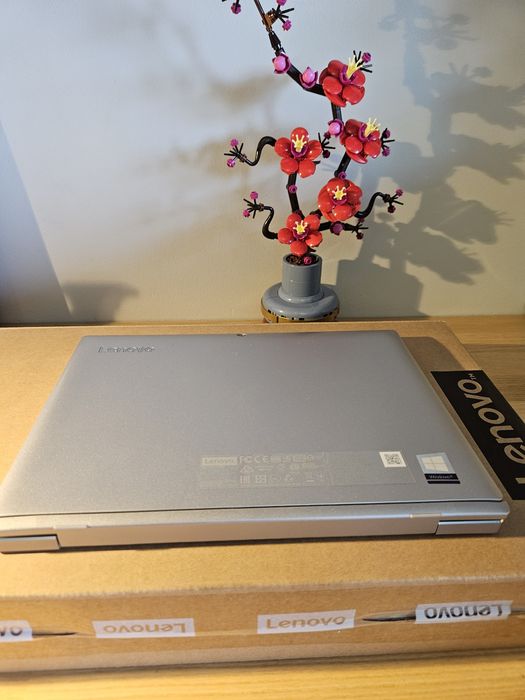 Laptop 2 w 1, Lenovo Z8350, 1.44 GHz