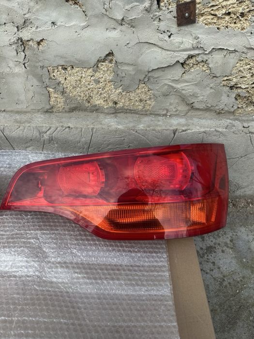 Задні фари Audi Q7 4l
