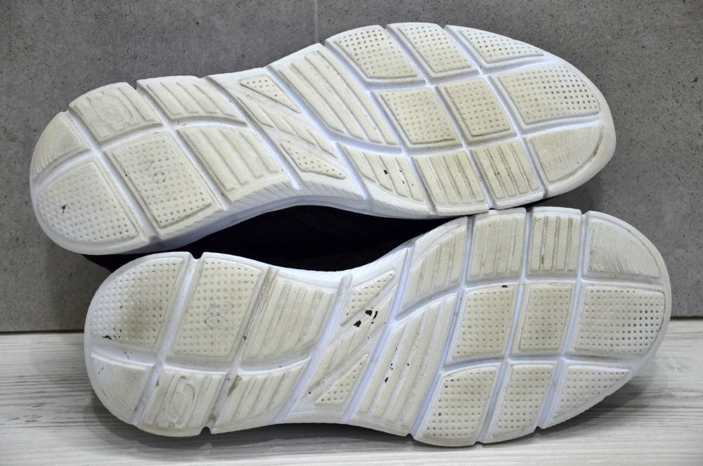 Skechers, оригінал надзвичайно зручні кросівки