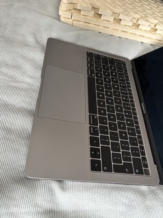 MacBook Air Retina 13 2018 i5 8GB 128GB Space Gray