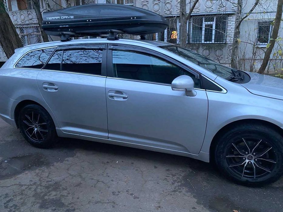 Продам Тойота Авенсис Т27 2010 г D4D 2.0 дизель