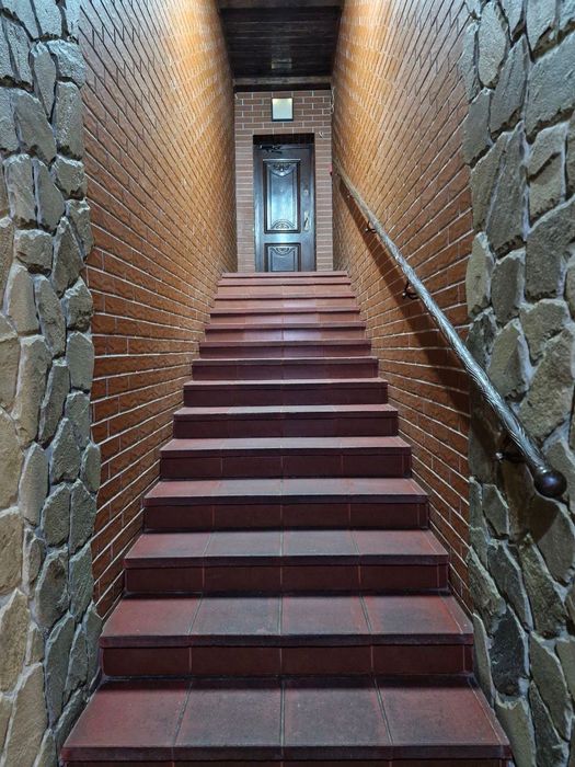 Приміщення по вул. Монастирська ( готовий бізнес)