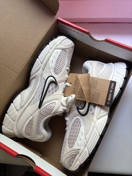 Sprzedam nowe sneakersy Nike V5 RNR
