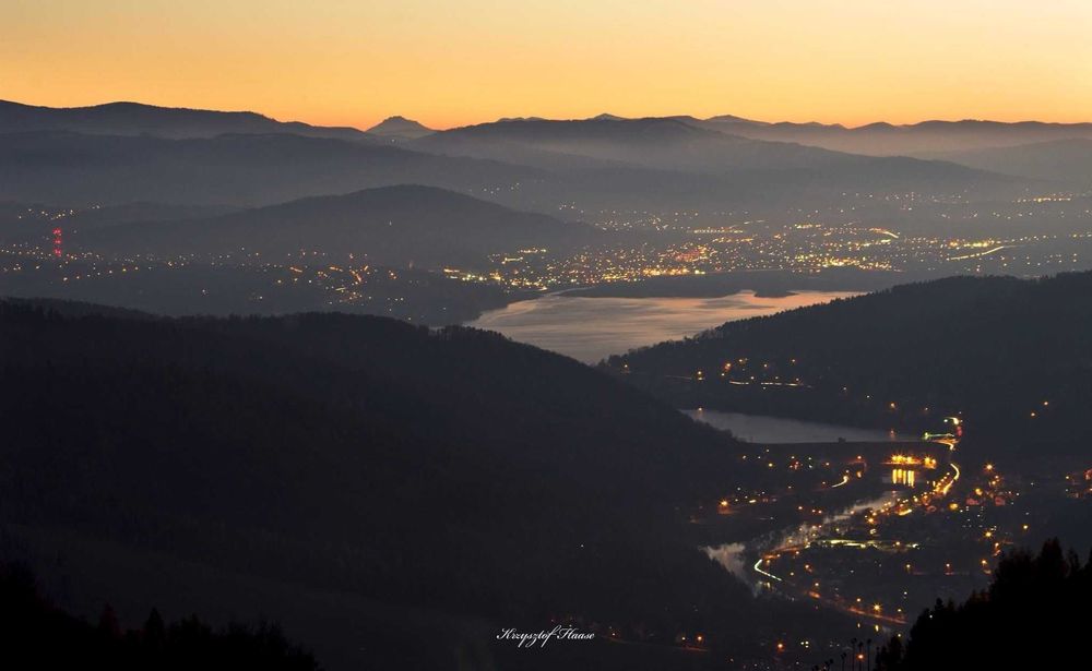 Willa na wynajem w górach blisko jeziora z sauną balią i basenem