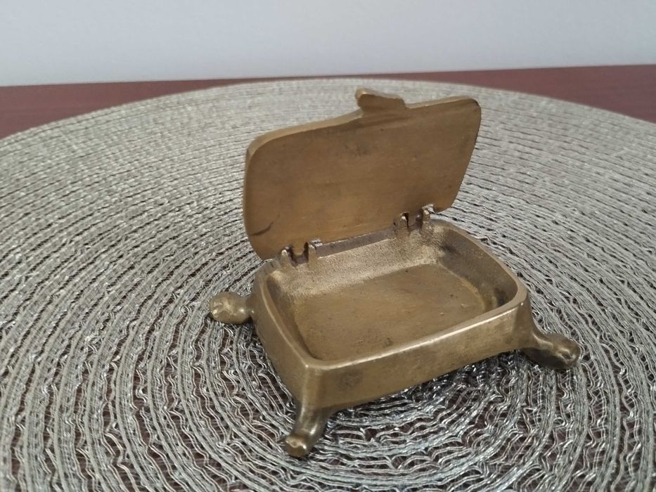 Tabakierka mosiężna, puzderko