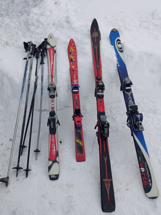 Narty buty kijki kaski