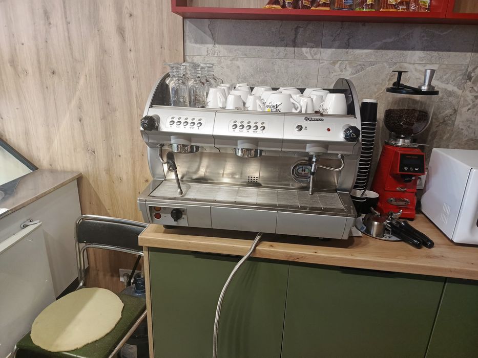 Кавомашина Saeco Aroma 200 se+Кавомолка