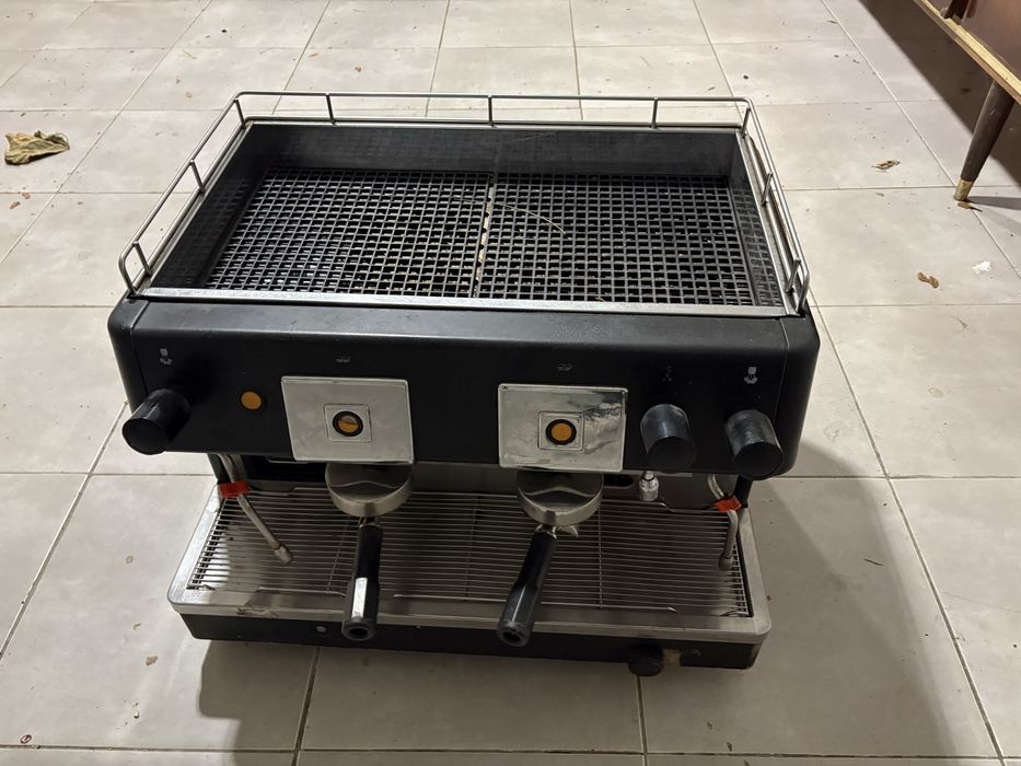Maquina de cafe + moinho
