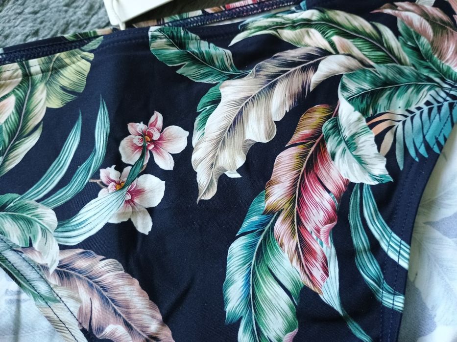 Dół od bikini Tropikalne kwiaty Esprit