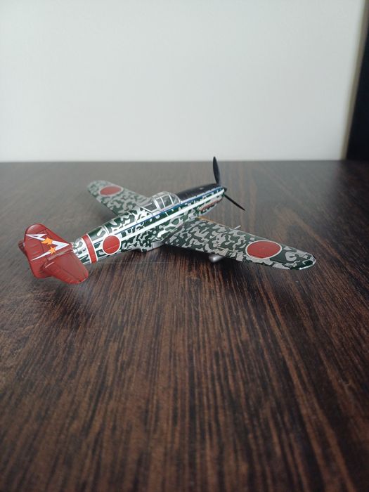 Metalowy model japońskiego samolotu ki-61 Hien