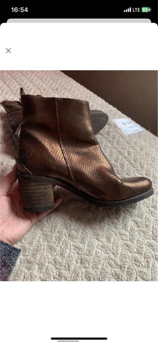 Шкіряні черевики ботильйони Coqueterra