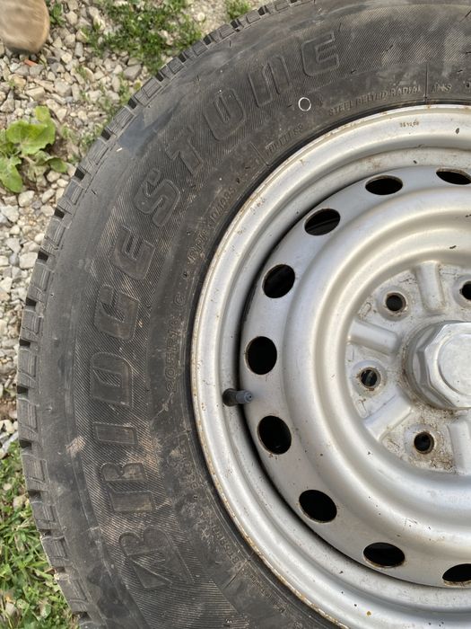 Тільки резина Bridgestone 205/55 r16 від Mitsubishi L200