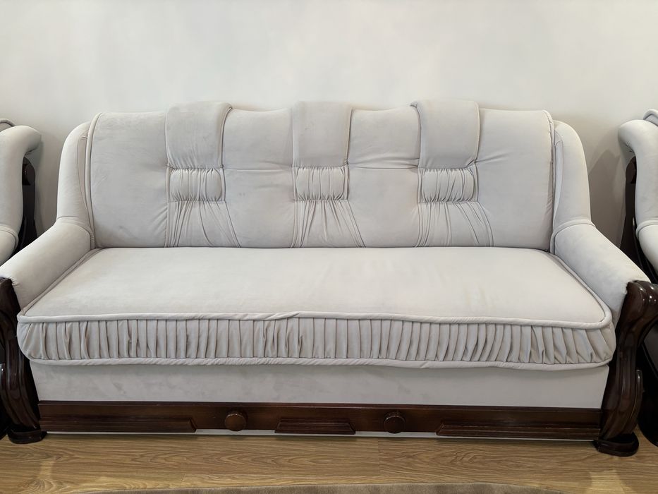 Диван + 2 крісла………..