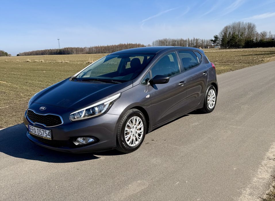 Kia Ceed 1.6 2015r stan bardzo dobry zadbana możliwy transport