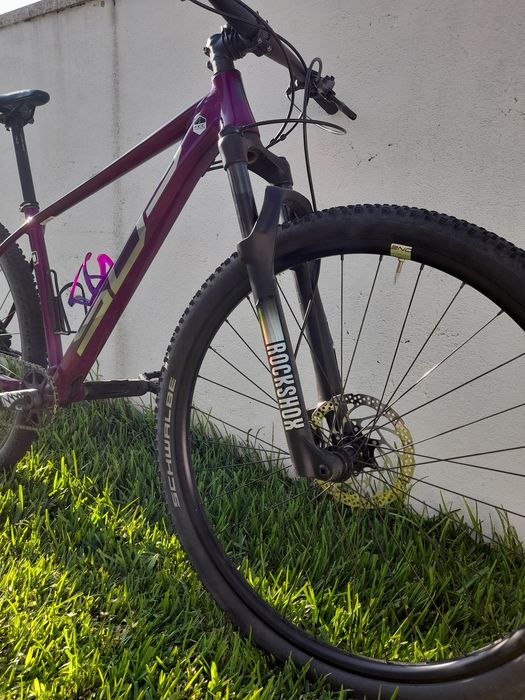 Superior XP 909 Roda 29 (Tamanho M) – RockShox / Shimano Deore – Como Nova