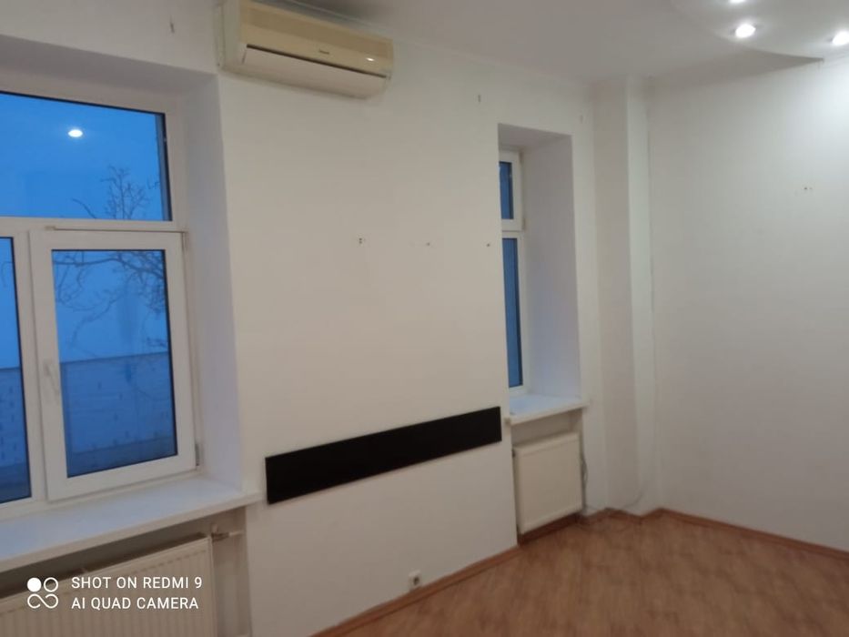 Продаж нежитлового приміщення вільного призначення в центрі міста