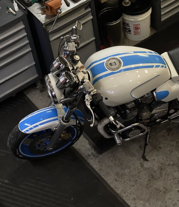 Мотоцикл Yamaha XJR1200