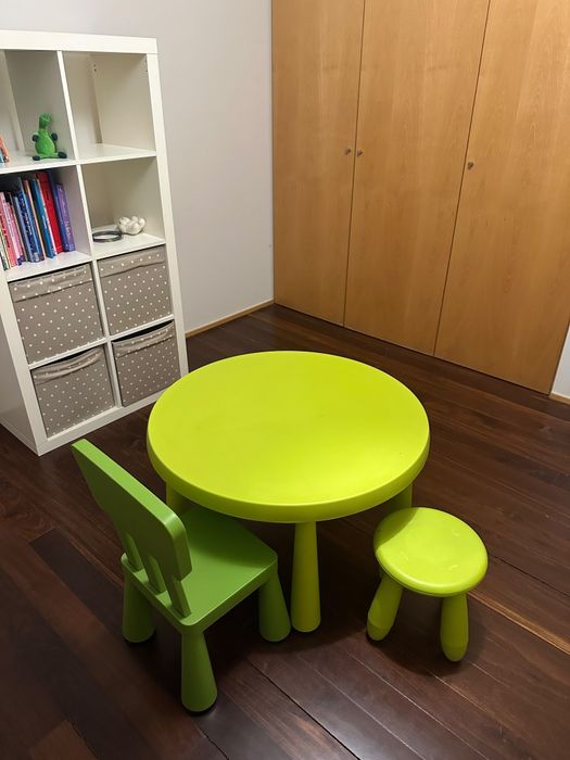 Mesa, cadeira e banco ikea - crianças