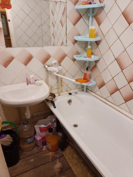 Продаю 2 комнатную квартиру, Корабельный район, Океановская!