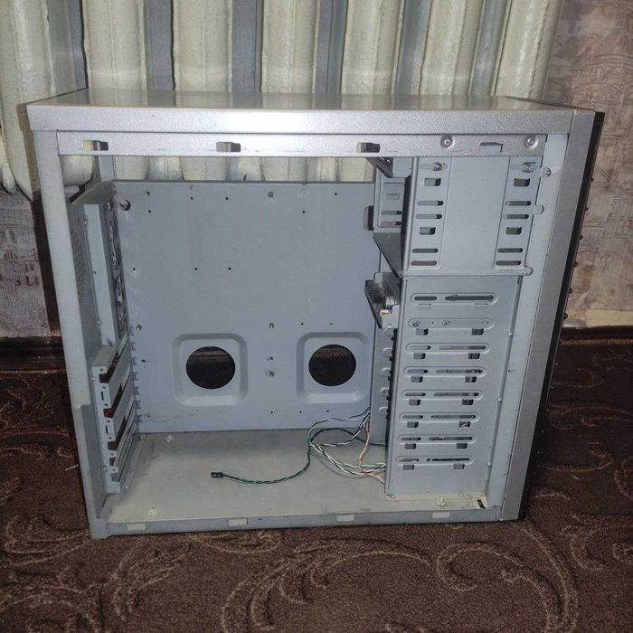 Корпус для пк старий