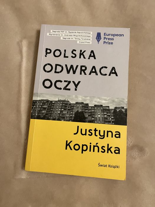 Polska odwraca oczy Justyna Kopińska