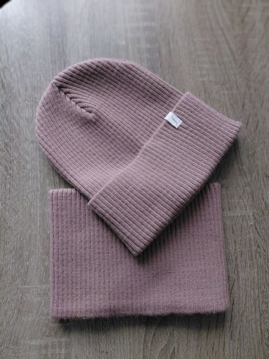 Жіночій комплект,шапка і шарф