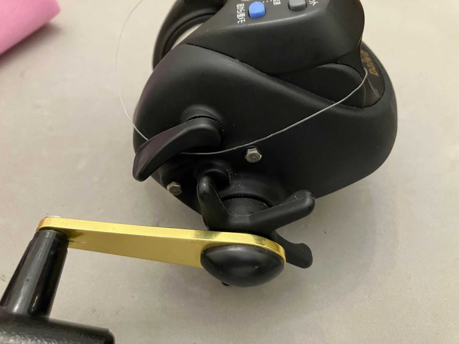 Carreto elétrico de pesca DAIWA 500 DX