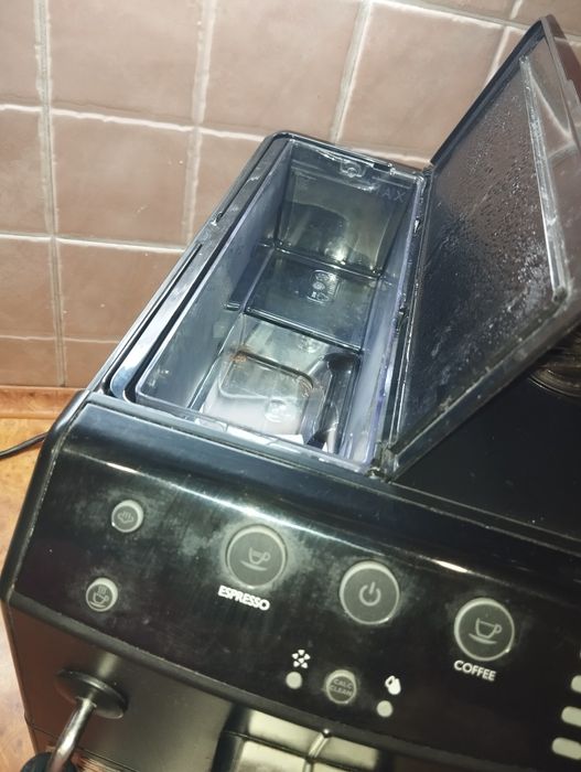 Продам кофемашину Саеко
