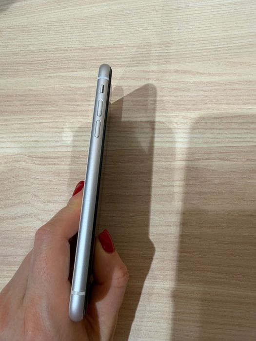 Продам iPhone XR (White) 256 Гб