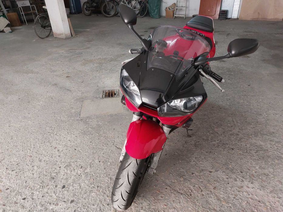 Yamaha yzf r6 2002 só para vender e valor fixo.