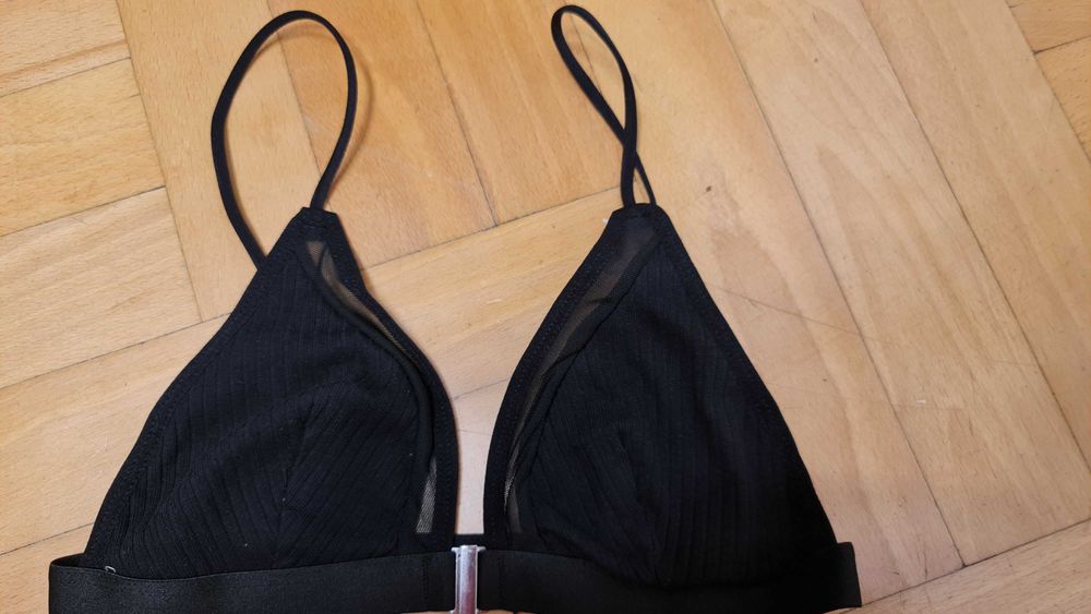 2420 Nowy Biustonosz trójkątna miseczka  intimates roz.S Goth Emo Punk