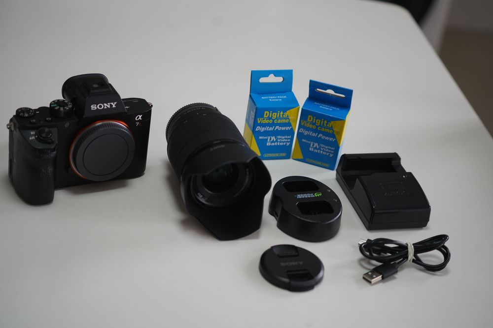 Sony A7 II + Lente 28–70mm + Acessórios | Excelente Estado