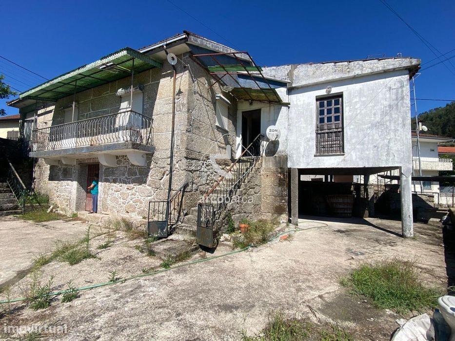 Moradia T4 - Paçô - Arcos de Valdevez