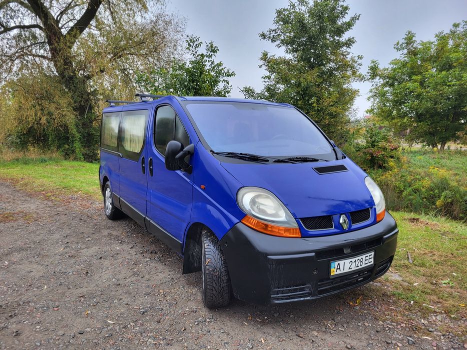RENAULT TRAFIC пасажирський