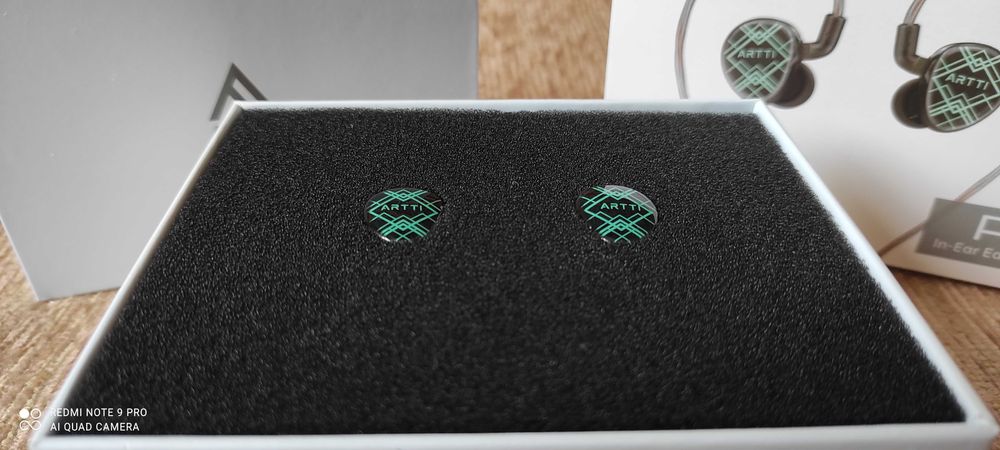 Навушники Artti R2