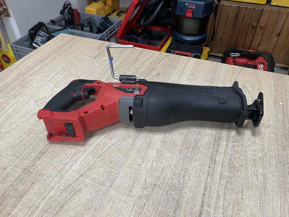 Milwaukee M18 FSZ / безщіткова шабельна пила Мілвокі