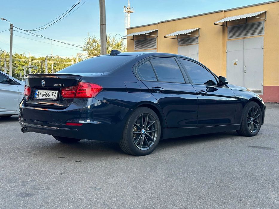 BMW 3 F30 328D 2 литра дизель задний привод