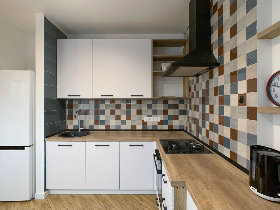 Кришталеві Джерела, Метрологічна, 62, охорона території, парк Феофанія