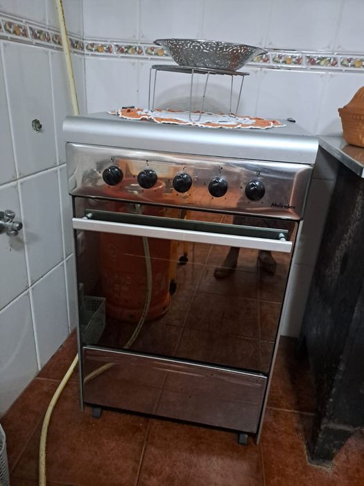 Fogão em ótimo estado como.Novo
